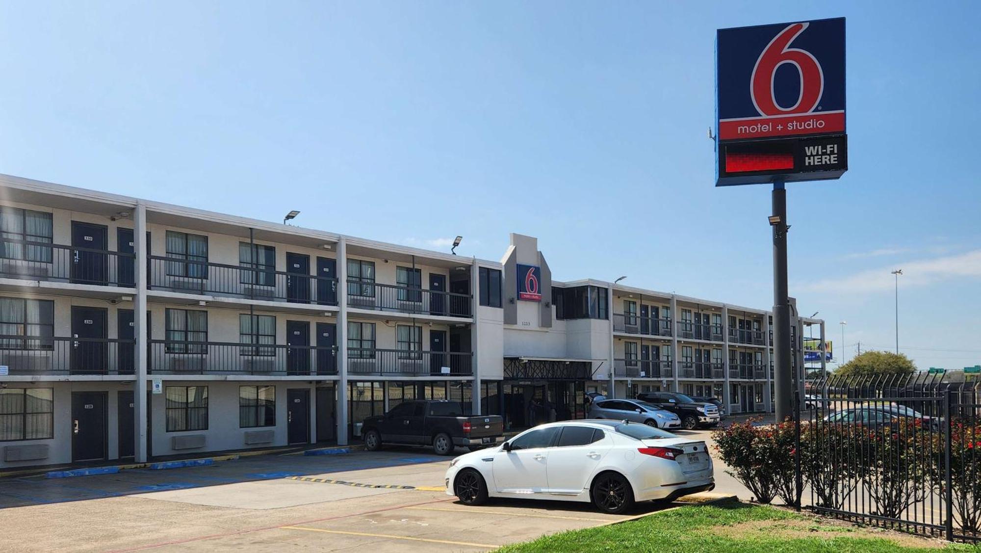 Motel 6 Houston, Tx - Medical Center - Nrg Stadium Exterior photo