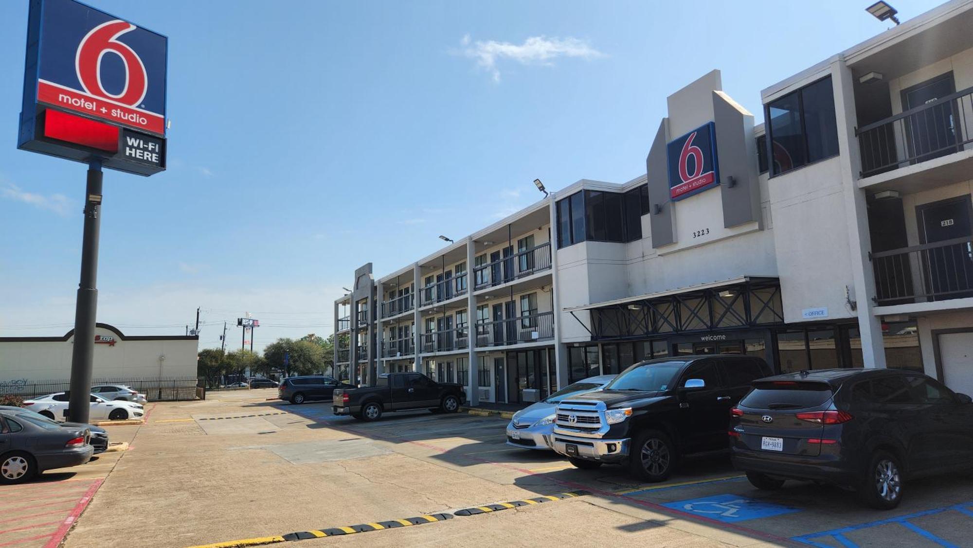 Motel 6 Houston, Tx - Medical Center - Nrg Stadium Exterior photo